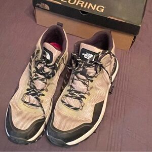 Men’s size 10.5 North Face Hiking Boots